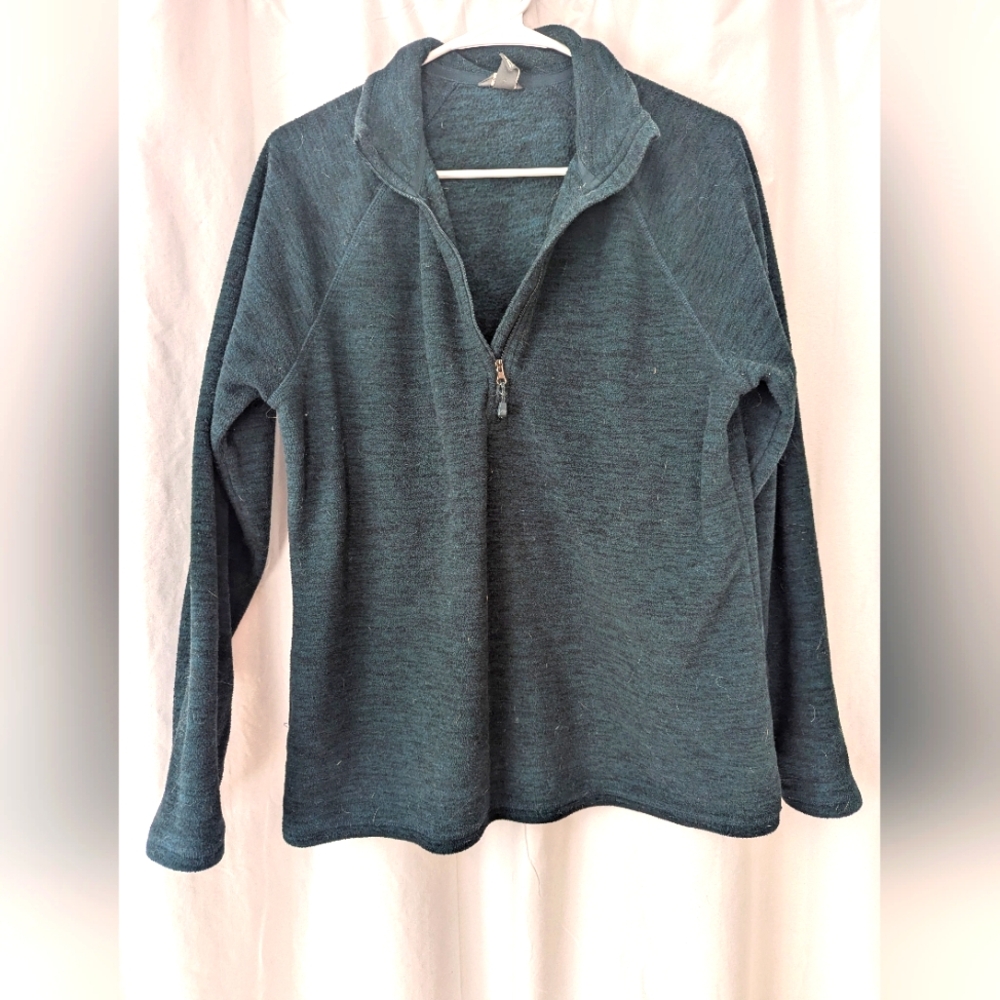 Pull over green sweater